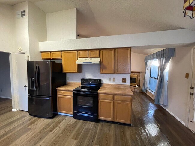 Building Photo - 3108 Creekwood Ln