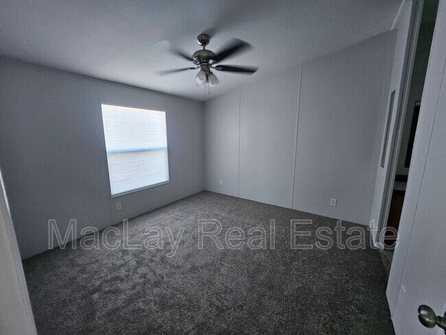 Building Photo - 725 S 97th Way