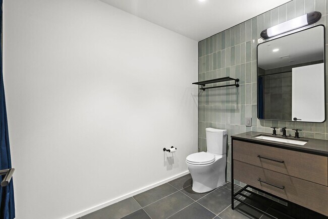 Building Photo - 1425 Hudson St