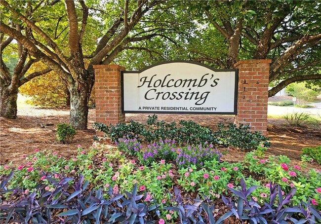 Building Photo - 434 High Creek Trce