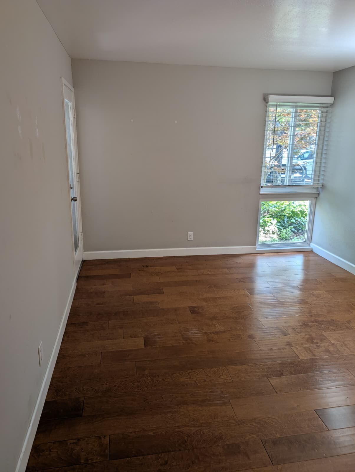 Building Photo - 280 Easy St