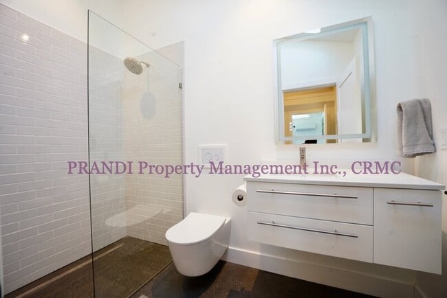 Building Photo - 112 Kinross Dr