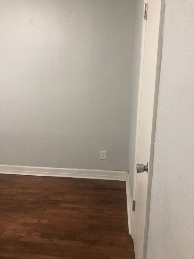 Building Photo - What a great price check this one out!