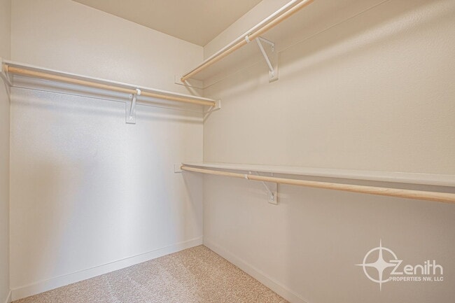 Building Photo - 12323 NE 116th Way