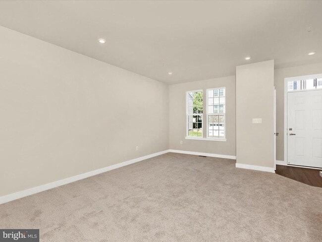 Building Photo - 353 Marquis St