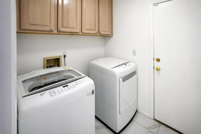 Building Photo - Single Story, 3 Bedroom, Peccole Ranch Beauty