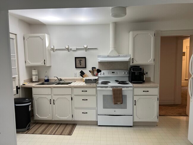 Building Photo - 515-2 Minor Ave