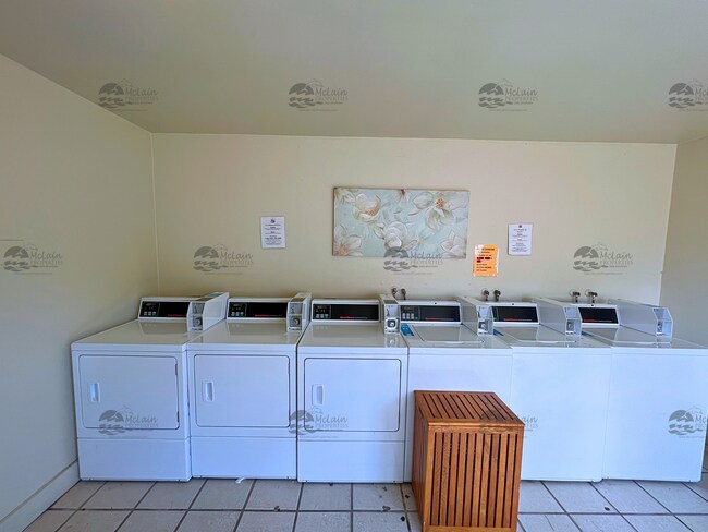 Building Photo - 1 Bedroom Just Minutes to Beach in Oceanside West of the 5!