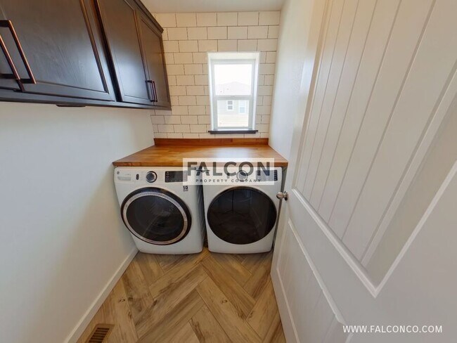 Building Photo - 7248 Jagged Rock Cir