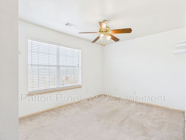 Building Photo - 1111 Pikes Peak Dr