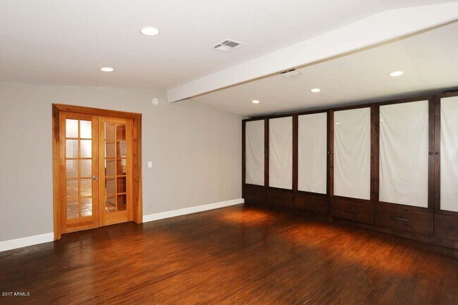 Building Photo - 5214 N 33rd St