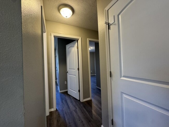 Building Photo - 5849 Geranium Ln