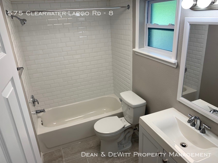 Building Photo - 1 Bed/1 Bath - Unit 8