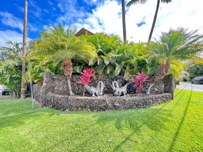 Building Photo - Magical Maui Meadows Tropical Resort Style...