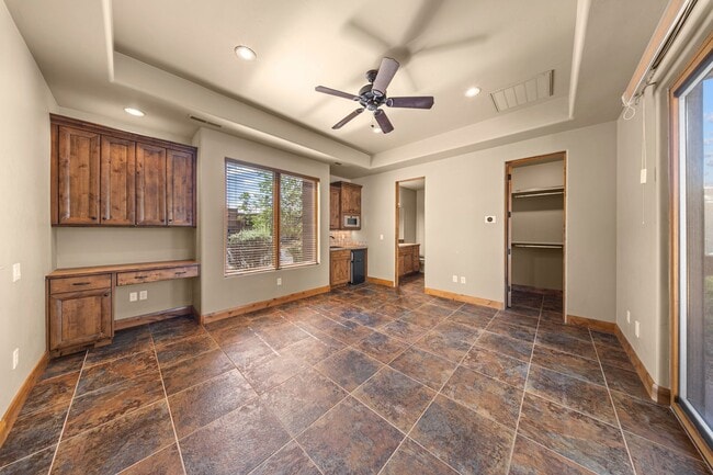 Building Photo - 3052 Snow Canyon Pkwy