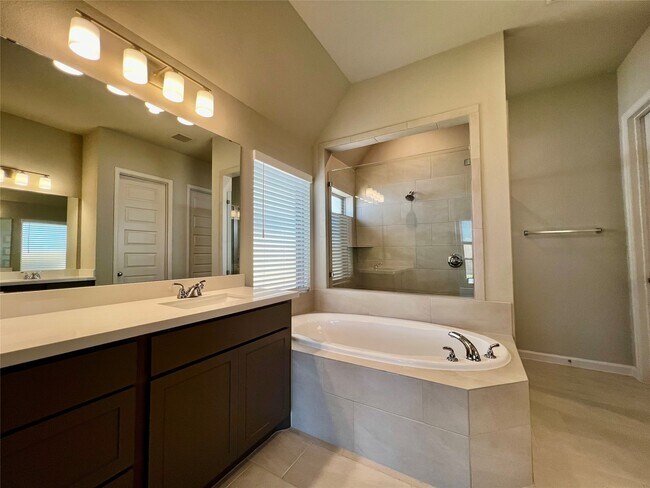 Building Photo - 10906 White Mist Dr