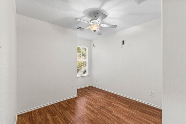 Building Photo - 9006 Wildbird Ln