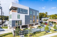 Building Photo - Point North