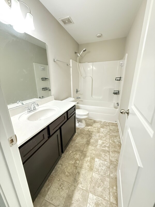 Building Photo - 2212 Shorewood Path