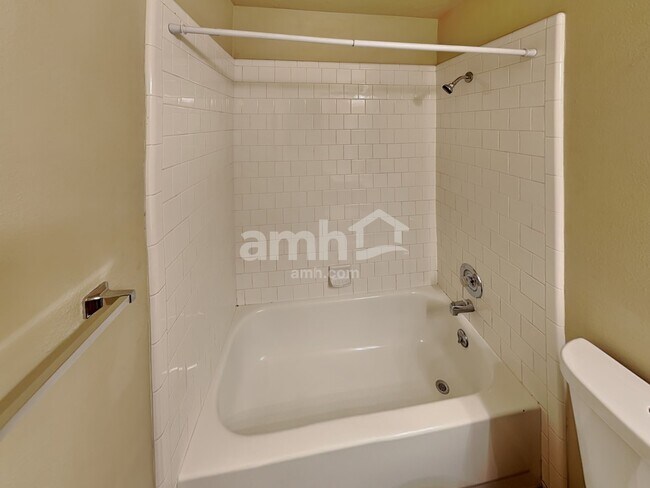 Building Photo - 5052 W Wormwood Dr