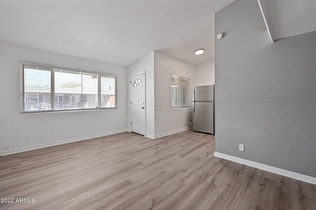 Building Photo - 4409 N 23rd Ave