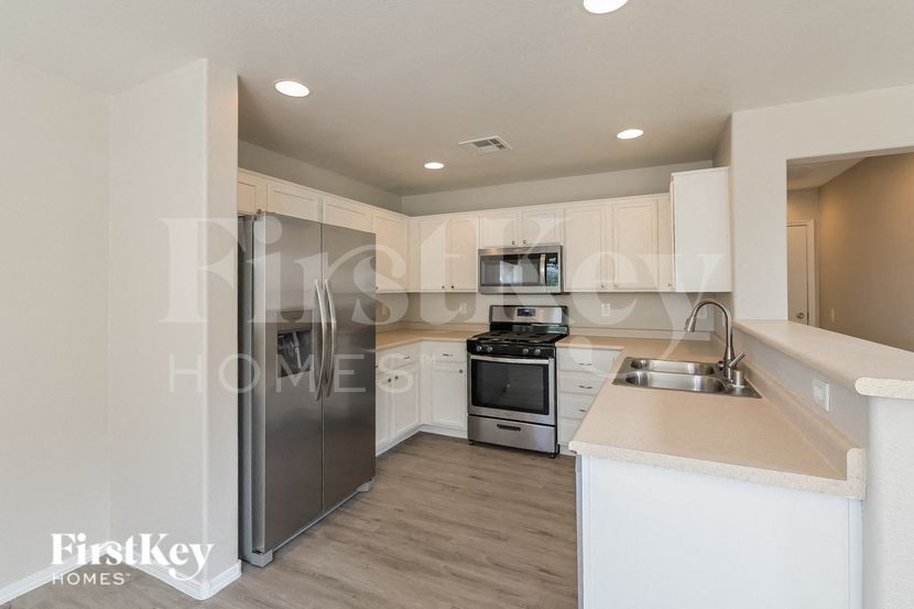 Building Photo - 996 Valetta Flat Ave