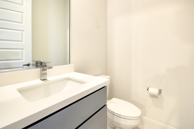 Building Photo - 1909 Maury St