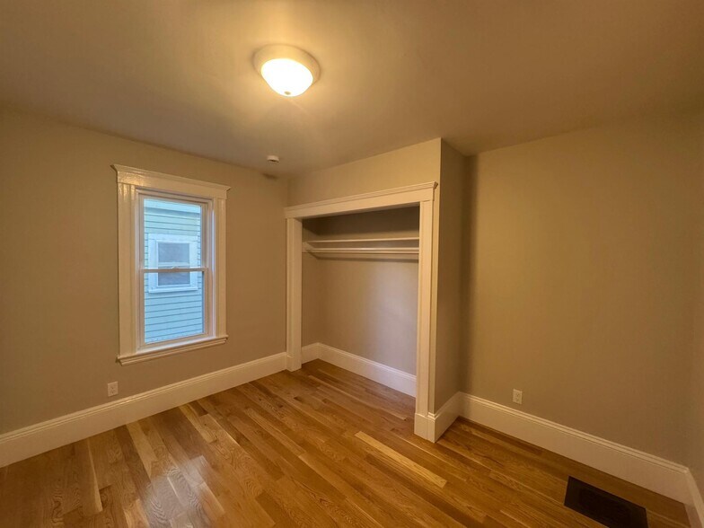 Building Photo - 11 Belmont Sq