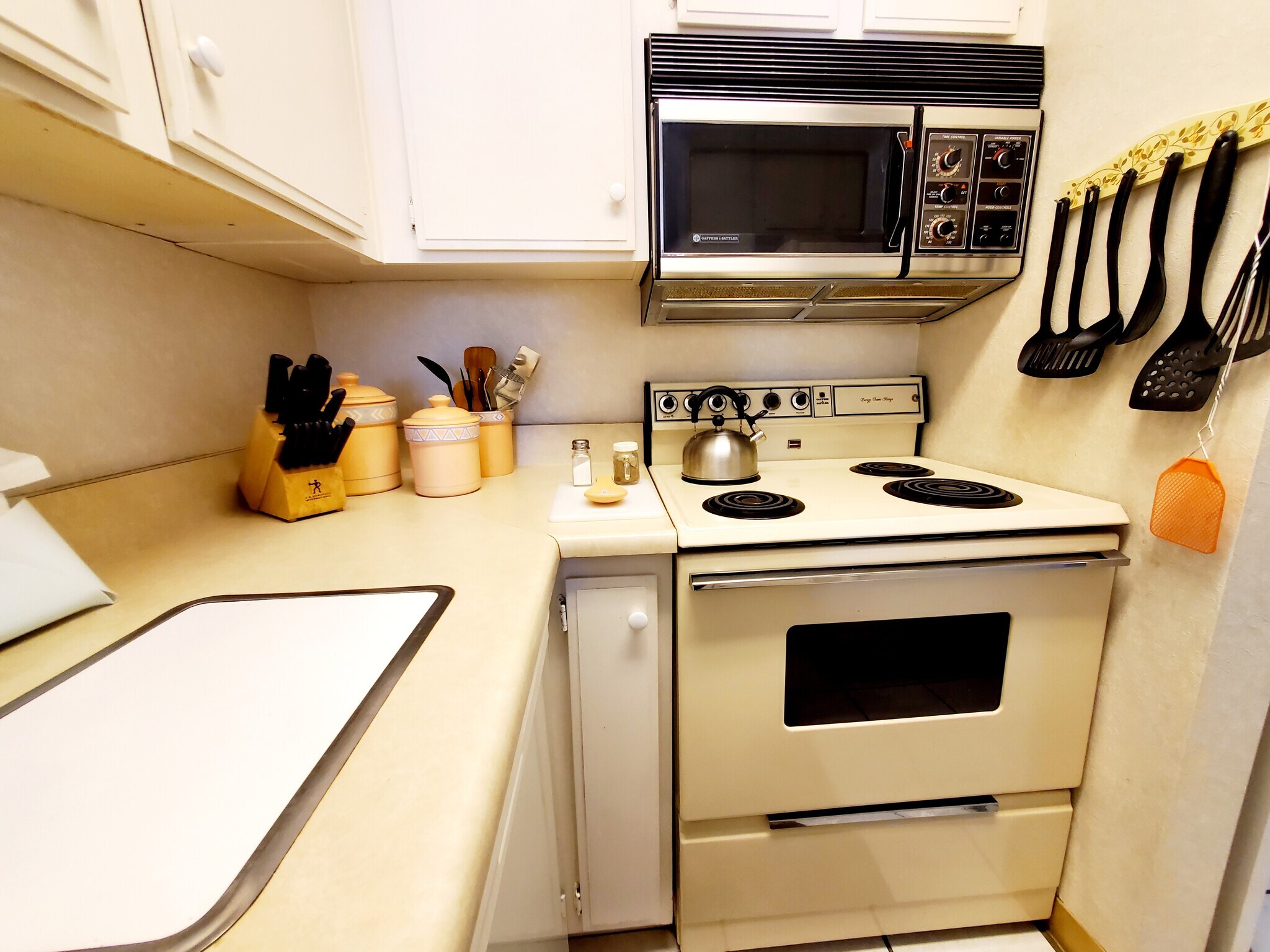 Building Photo - 470 S Calle Encilia