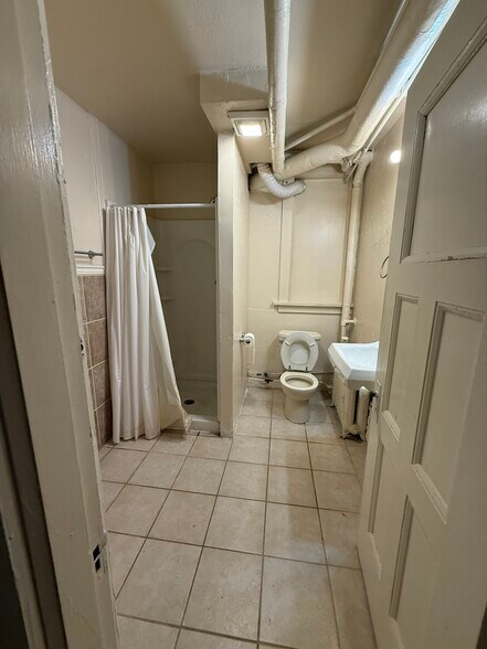 Building Photo - 405 Fieldston Rd