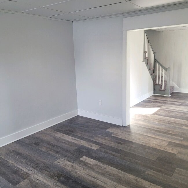 Building Photo - Completely remodeled TWO BEDROOM Twin