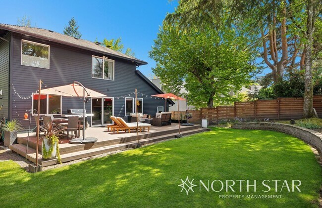 Building Photo - Beautifully Updated Contemporary Home in t...