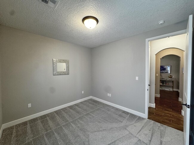 Building Photo - 6801 Prom Ave NE