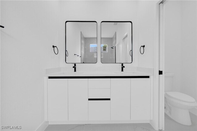 Building Photo - 100 W 11th St