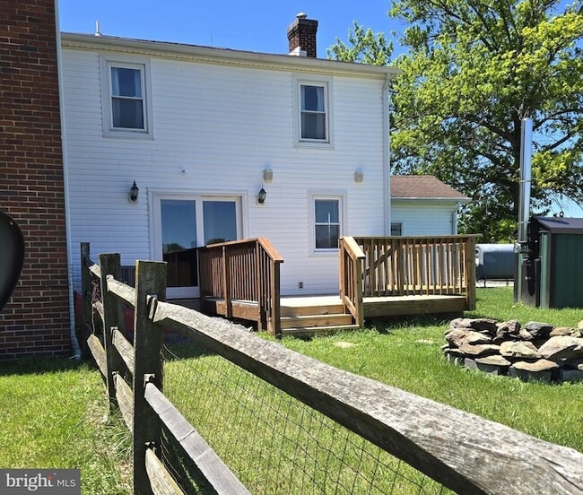 Building Photo - 8293 Leetown Rd