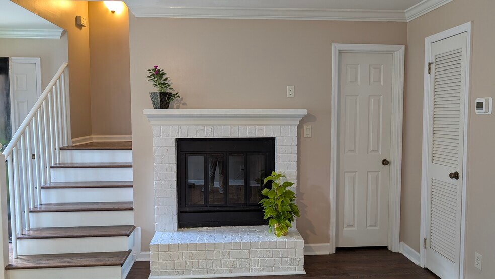 Decorative Fireplace - 11531 Jade Ln SE