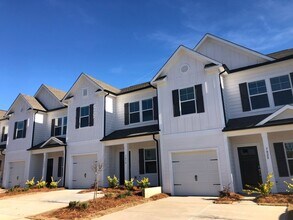 Building Photo - BEAUTIFUL 3BD/2.5BTH Townhome - Belmont - AUGUST 2026 MOVE IN