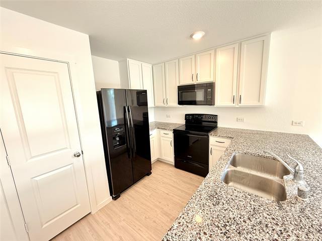 Building Photo - 6216 Sanderling St