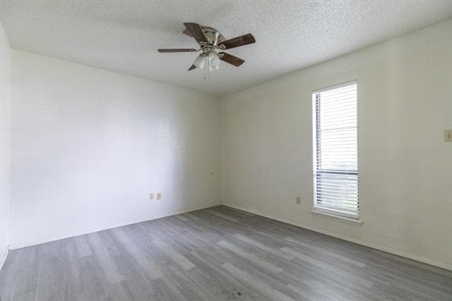 Building Photo - 4925 Greenslope Dr