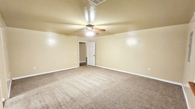 Building Photo - Rural Living- 4 bed/2.5 bath-Piedmont