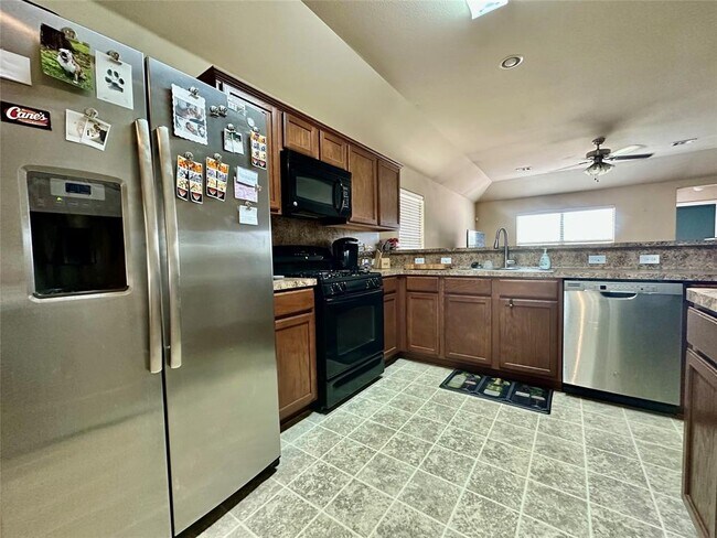 Building Photo - 7521 Cedar Edge Dr