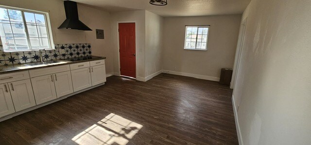 Building Photo - 14639 Lilac St