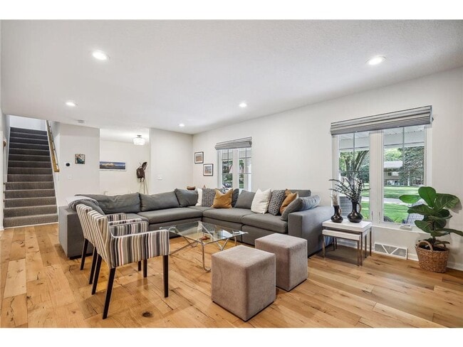 Building Photo - 18620 26th Ave N