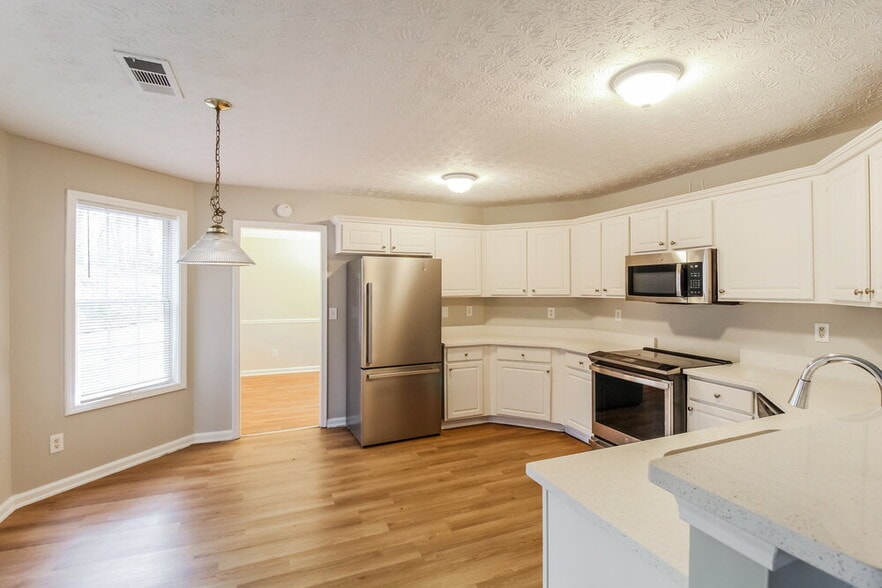 Building Photo - 3392 Kittery Dr SW