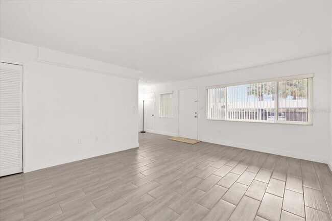 Building Photo - 1235 S Highland Ave