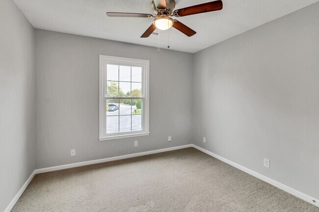 Building Photo - 900 Cimarron Ct