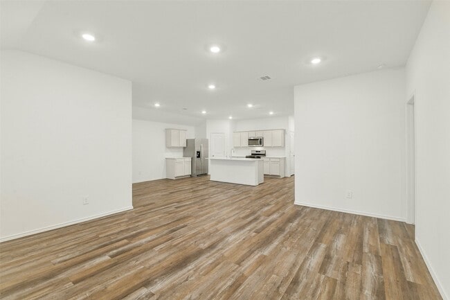 Building Photo - 14980 Timber Pnes Dr