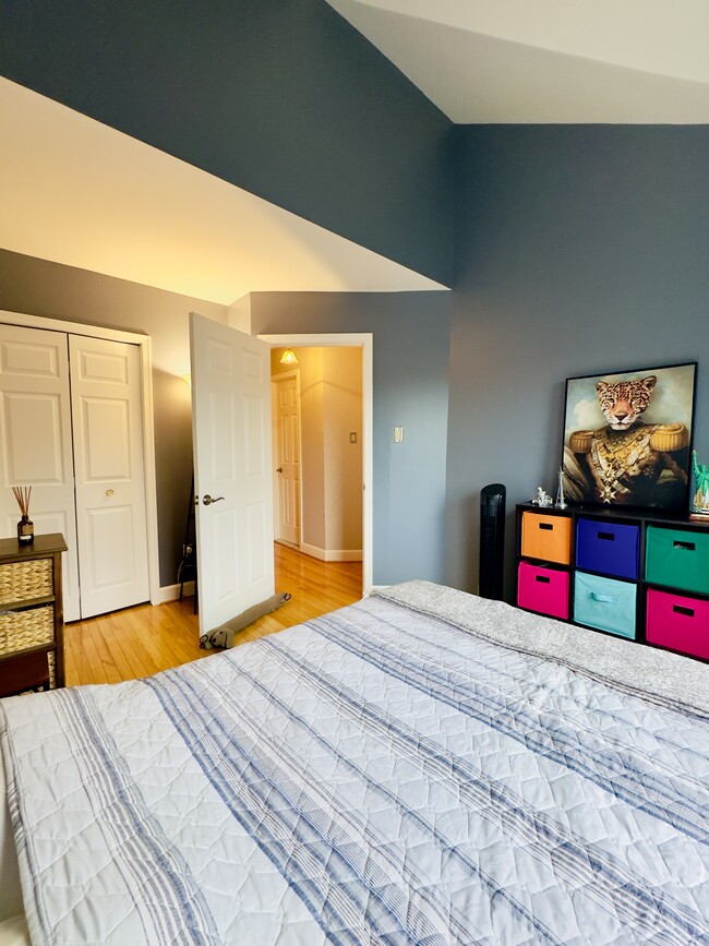 Building Photo - 3832 Charles Ave