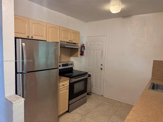 Building Photo - 671 NE 87th St