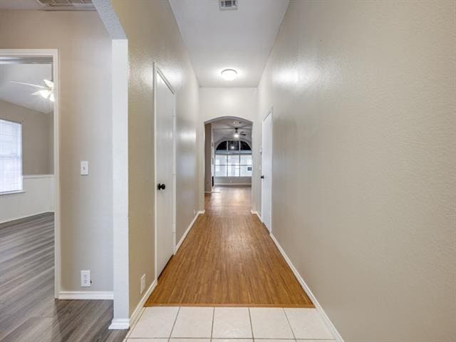 Building Photo - 734 Winding Oak Bend